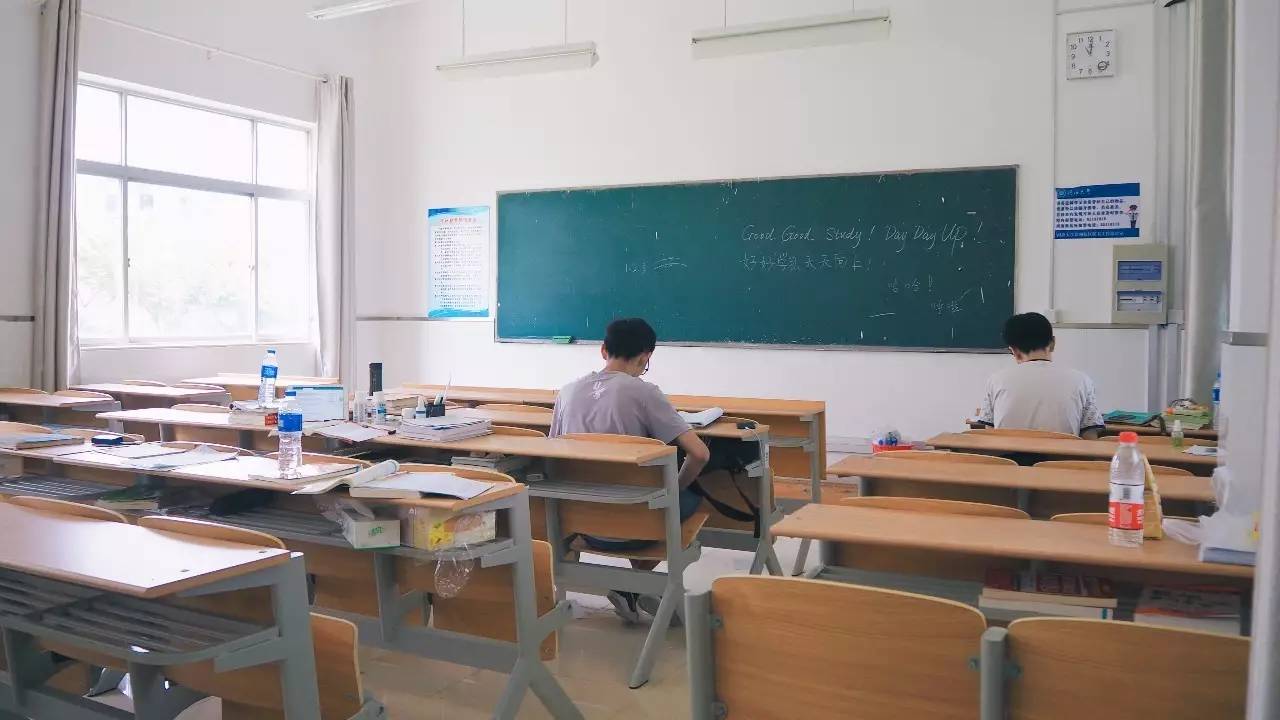 另外,作为全国就业50强高校,河海大学毕业生整体的就业情况非常良好