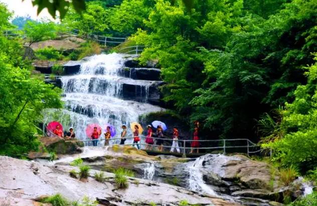 旅游 正文  白石湾感受到大自然的真诚 宝掌幽谷景区位于浦江县以北五