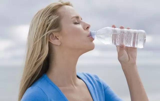多喝水真的可以减肥吗