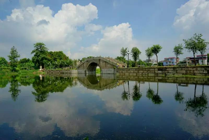 在顺德北滘镇,有一条曾显赫一方的村落"碧江村",建于南宋年初.