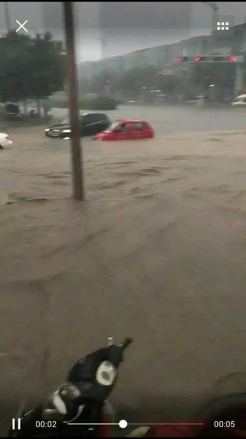 朔州怀仁山阴多地下大雨暴雨街上全是水未来几天怀仁中雨小雨