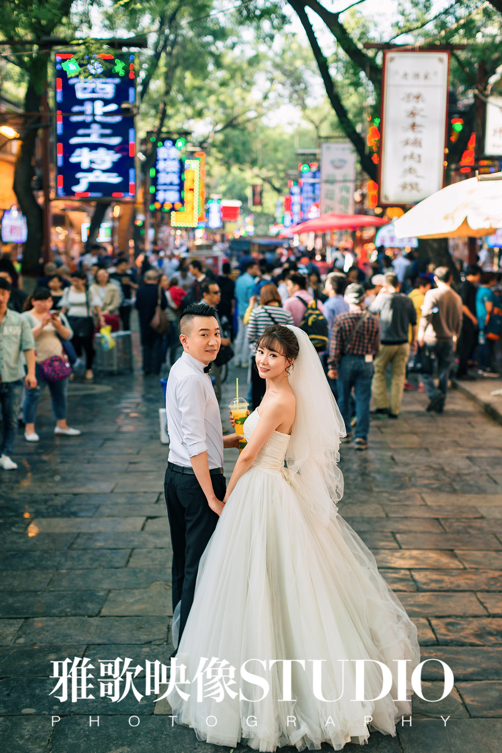 婚纱照街拍图片_婚纱照街拍风格图片(2)