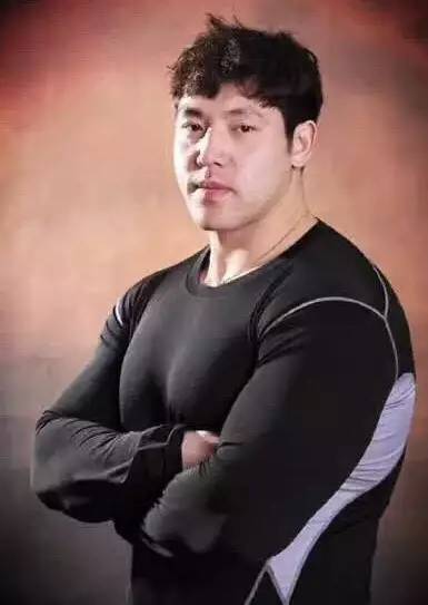 特邀导师:李亚强  在职:11年 2009年 浙江省80公斤级以上冠军/全场总
