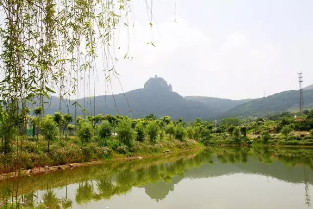 鸡笼山佛山神秘, 半月湖碧波荡漾, 在山水之间, 更藏有一片美