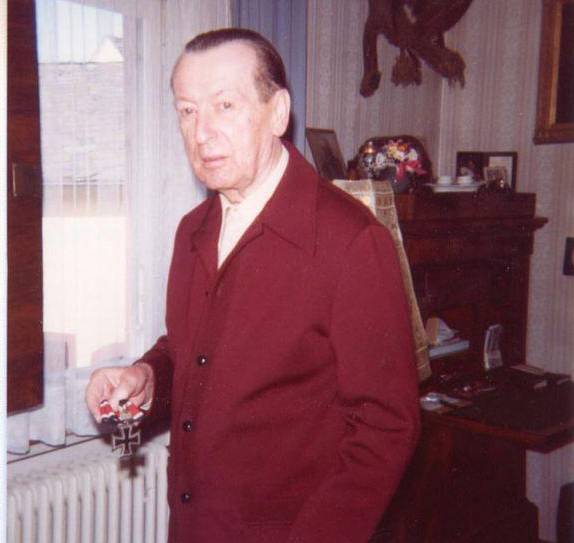 老年鲁德尔1982年,66岁的汉斯·乌尔里希·鲁德尔在德国去世.