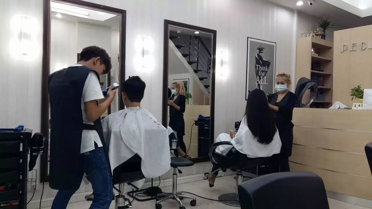 在泰国网红理发店剪了头发,结果出乎意料