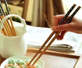 筷子超期服役严重损健康 健康用筷注意六事项