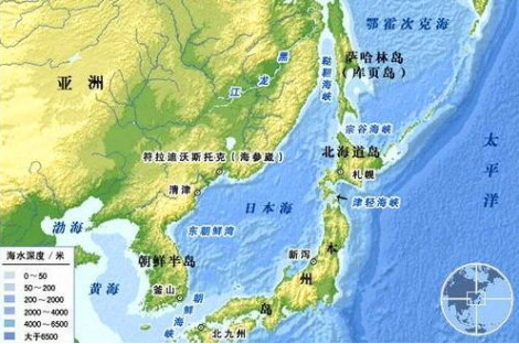 西隔鞑靼海峡与大陆相望,南隔拉彼鲁兹海峡(宗谷海峡)与日本北海道