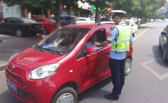 益阳交警严查三四轮电动车!无证驾驶可被罚款,扣车,拘留!