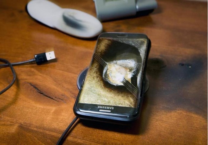 Galaxy S7 Edge充电过程中发生爆炸，三星愿付钱维修用户床头柜