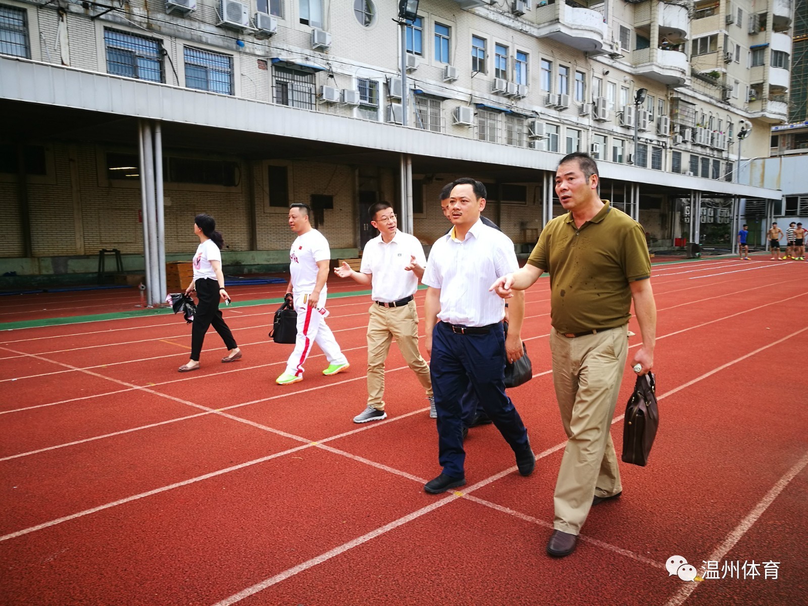 市体育局党组成员,市体校校