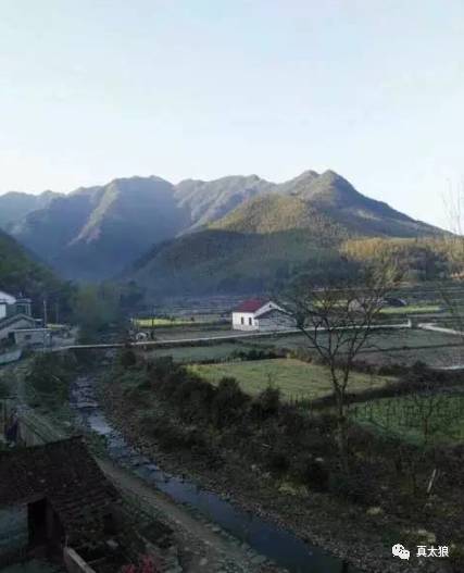 承流山求雨旧俗 承流山,又名九峰山,位于泾县黄村镇境内