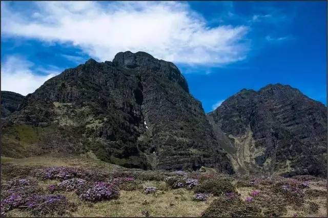 昭通药山位于巧家县境内 主峰金顶山海拔4042米