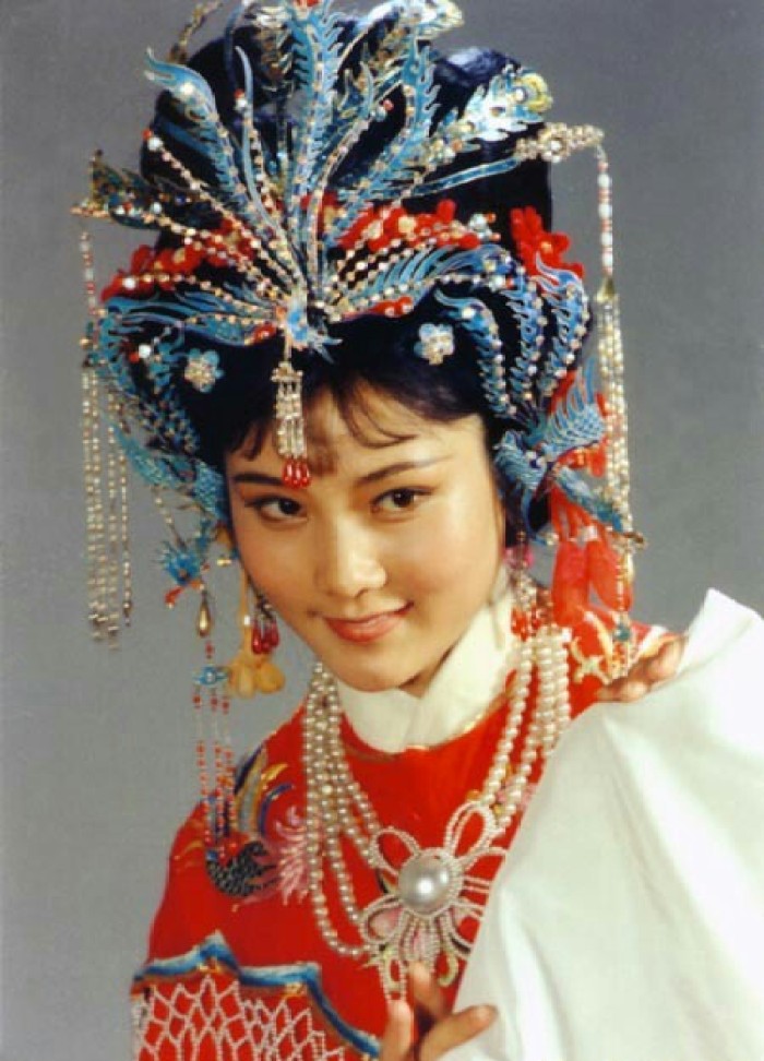 1996年,何赛飞凭借出演《敌后武工队,获得第19届大众电影百花奖最佳