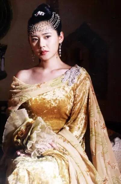 生在樊胜美之家，她却勇敢走出前半生，38岁收获了所有女人都羡慕的幸福！