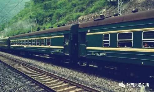起步价1元的火车你坐过吗?从西安出发，这列绿皮火车驶向遥远的记忆……