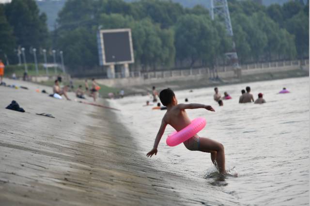 入夏以来武汉已有十余人溺亡在这两个地方野泳最危险防溺水你需要知道
