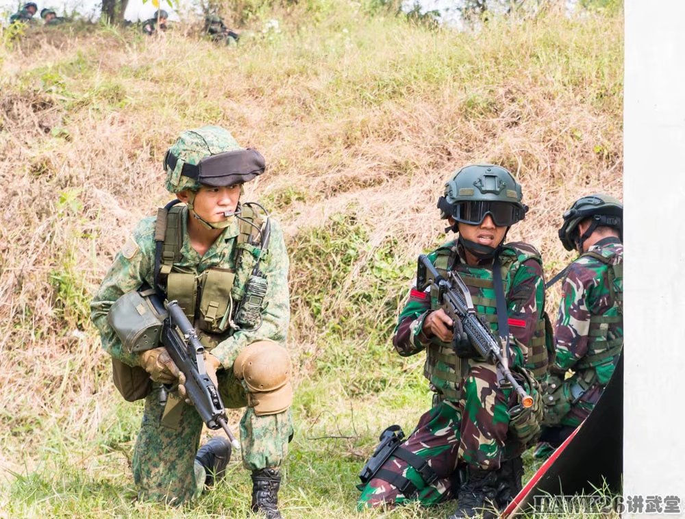 印尼新加坡特种部队联合训练 交流丛林作战经验