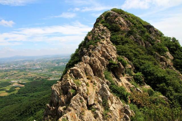 大黑山人口_北票大黑山风景区图片