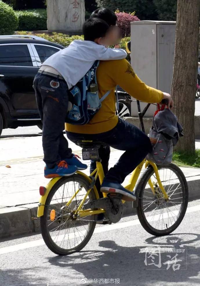 情侣共骑一辆车,边骑还边接吻,结果……实在是太惨了!