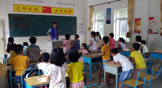 最新资讯】海南南国人力资助海口暖乡大学生志愿服务队,暑假乡村支教