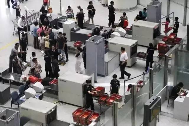 美国机场安检升级严查所有电子产品包括所有中国直飞美国的航班
