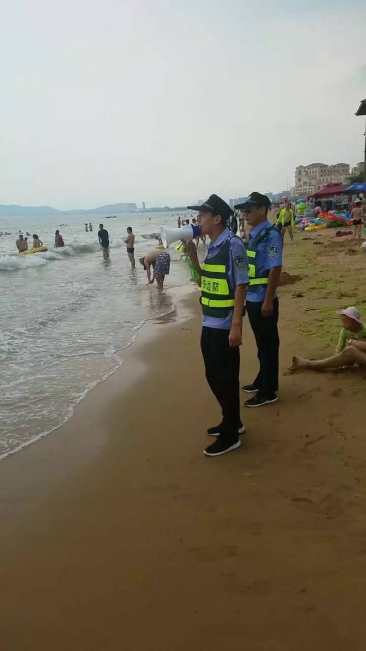 即墨鳌山卫街道组建海滩巡查队,每天风雨