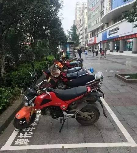 盘州市红果城区摩托车,非机动车停放办法