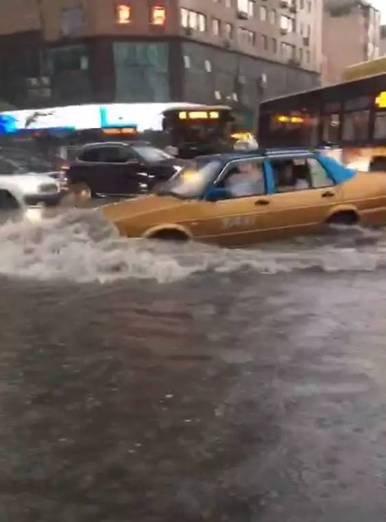 哈尔滨暴雨蓝色预警!下班可能雨更大,你做好准备了吗?