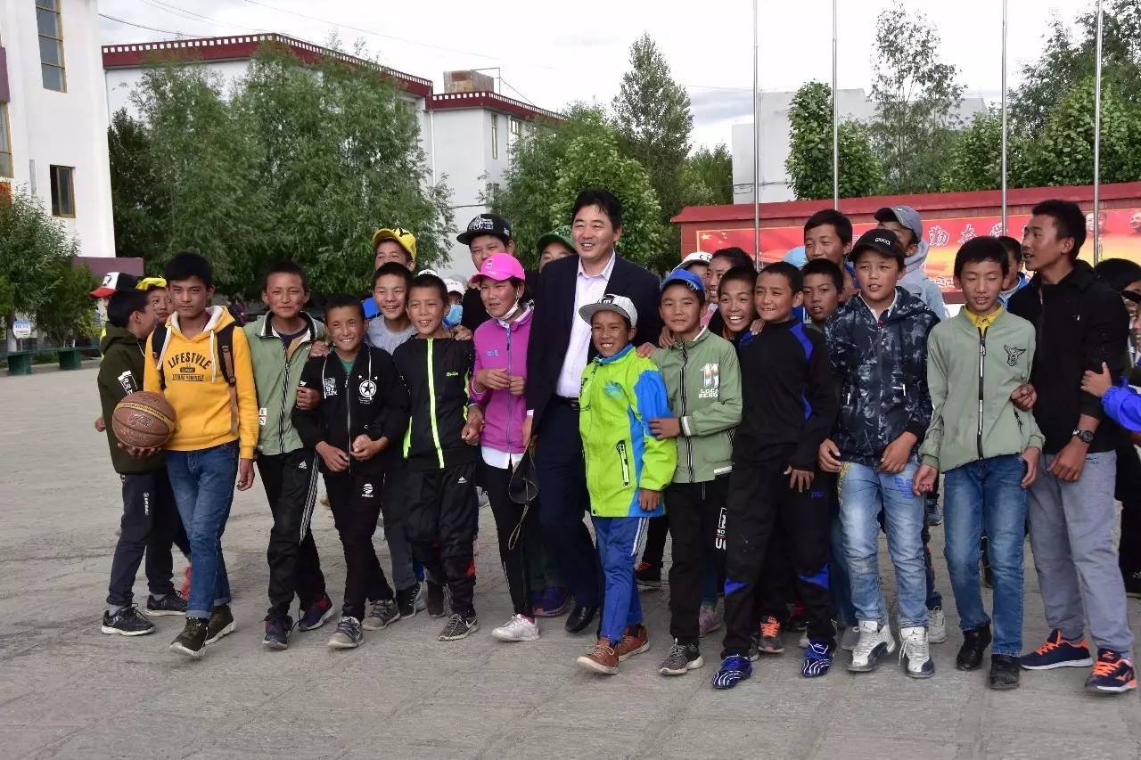 上海校长情系江孜教育,创设"幸福校园"让西藏孩子有更好的路