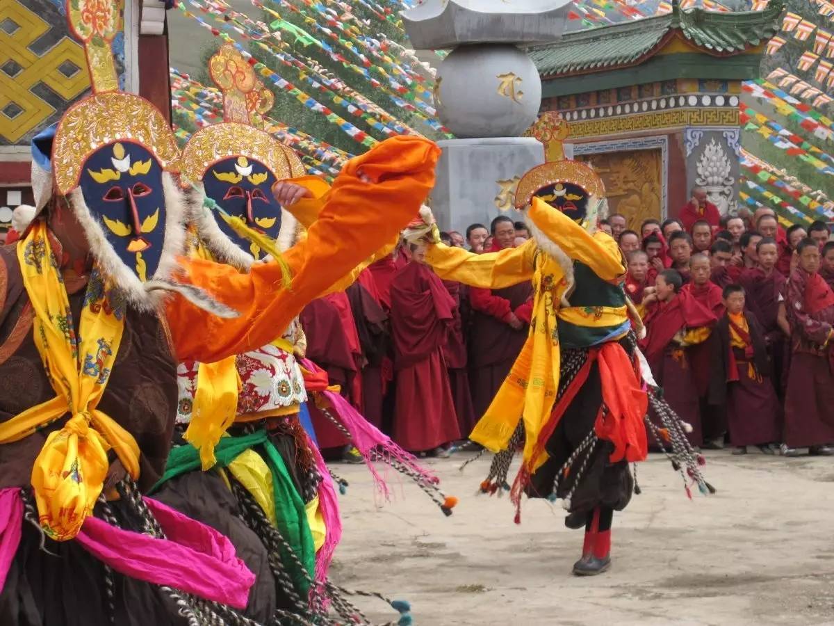 解秘西藏（2）：详说夏日西藏最盛大的雪顿节！_藏戏