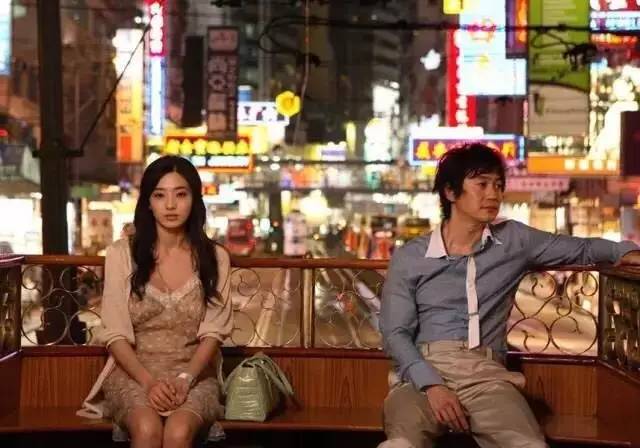 韩国电影《现在和相爱的人在一起吗》两对夫妻