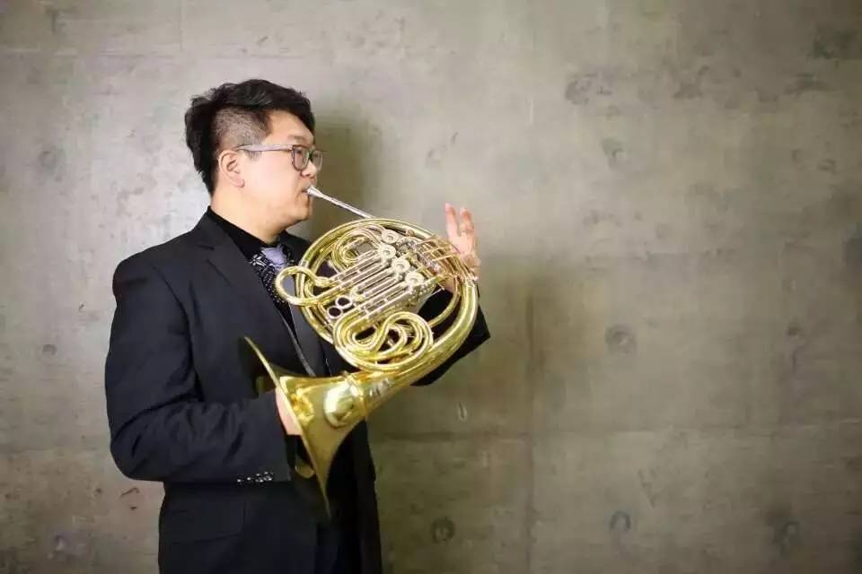 michael man 满如汉 上海同济大学音乐系毕业,师从青年圆号演奏家