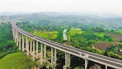 近日,合川区香龙镇,渝广高速公路控制性工程.