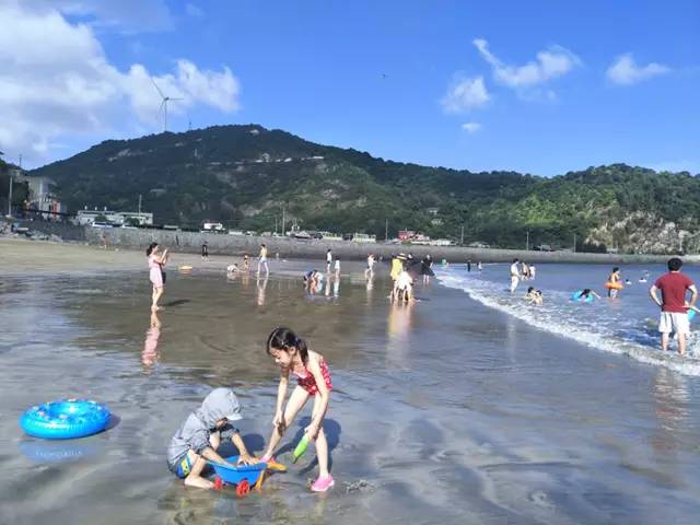 旅游 正文  位于玉环市西南部沿海.最有名的便是鲜迭沙滩.