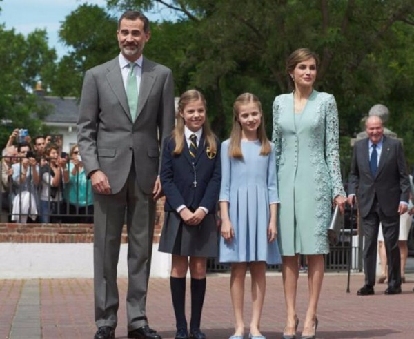 全球皇室全家福:西班牙颜值最高,卢森堡大公最恩爱