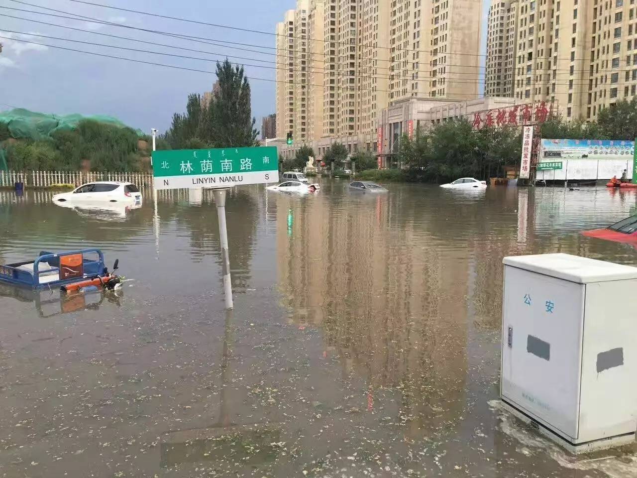 一场暴雨,包头人你昨天的回家之路是否充满了坎坷呢?