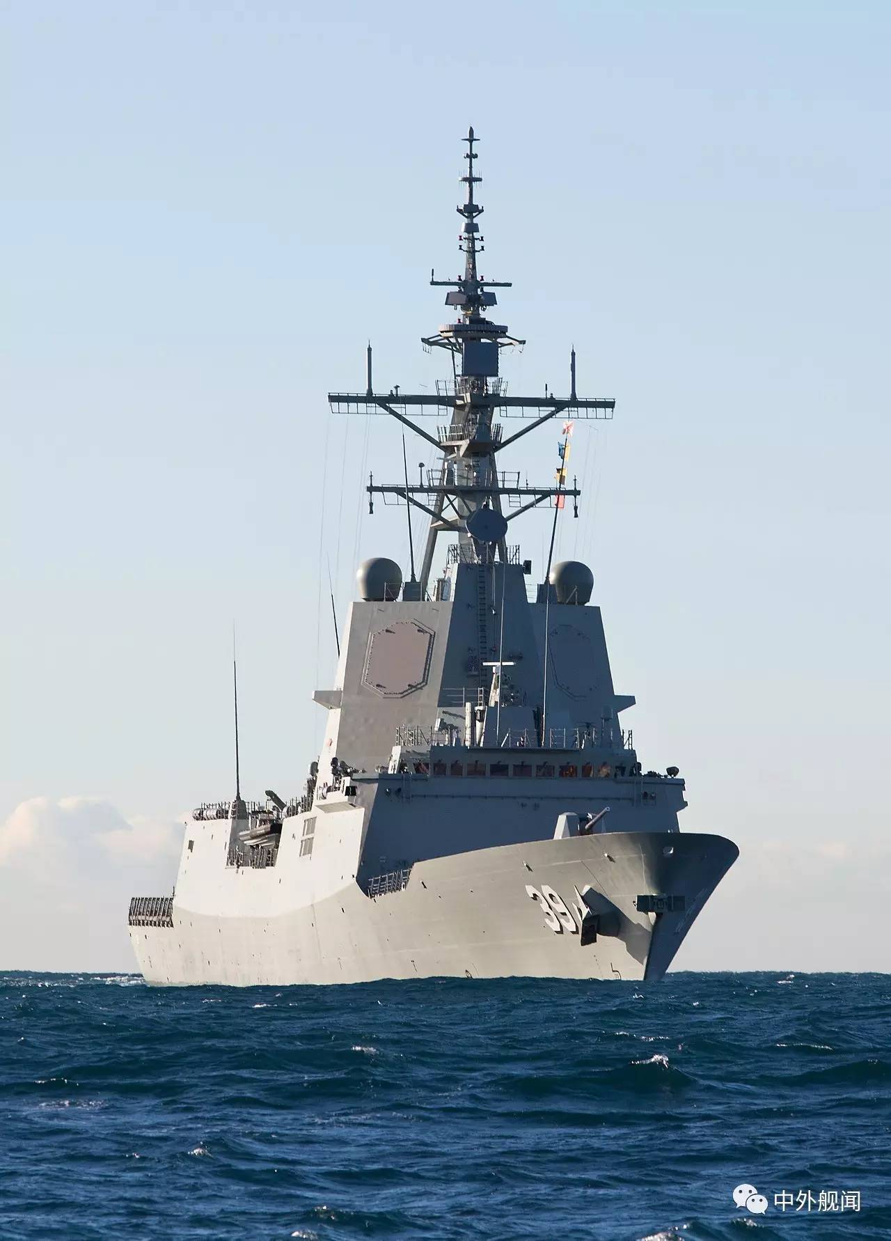 皇家澳大利亚海军霍巴特号驱逐舰抵达悉尼港