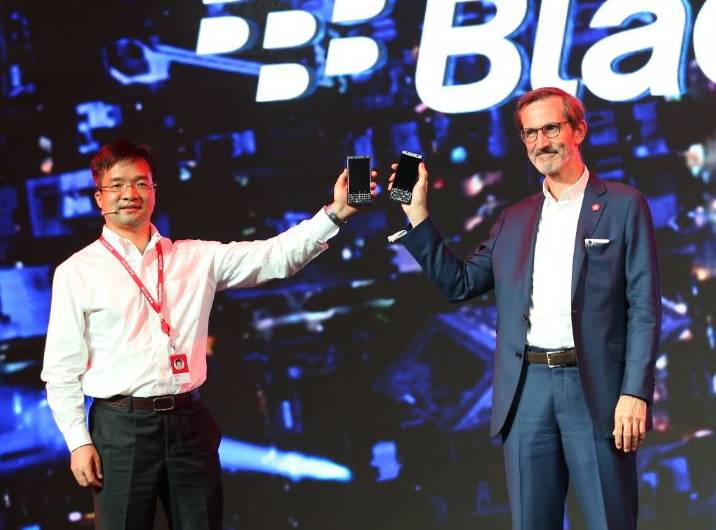 机情社 | 首秀中国市场，BlackBerry KEYone发黑色版