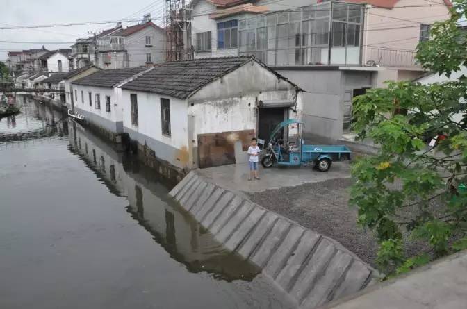 拆除違章筑立、清淤河流、廢除作坊、搬離設(shè)置…汾湖曝光境況題目立行立改！_專(zhuān)用清淤設(shè)備(圖5)