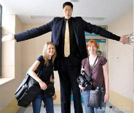 盘点中国十大巨人最高的达到2米55最矮的也比姚明高6公分