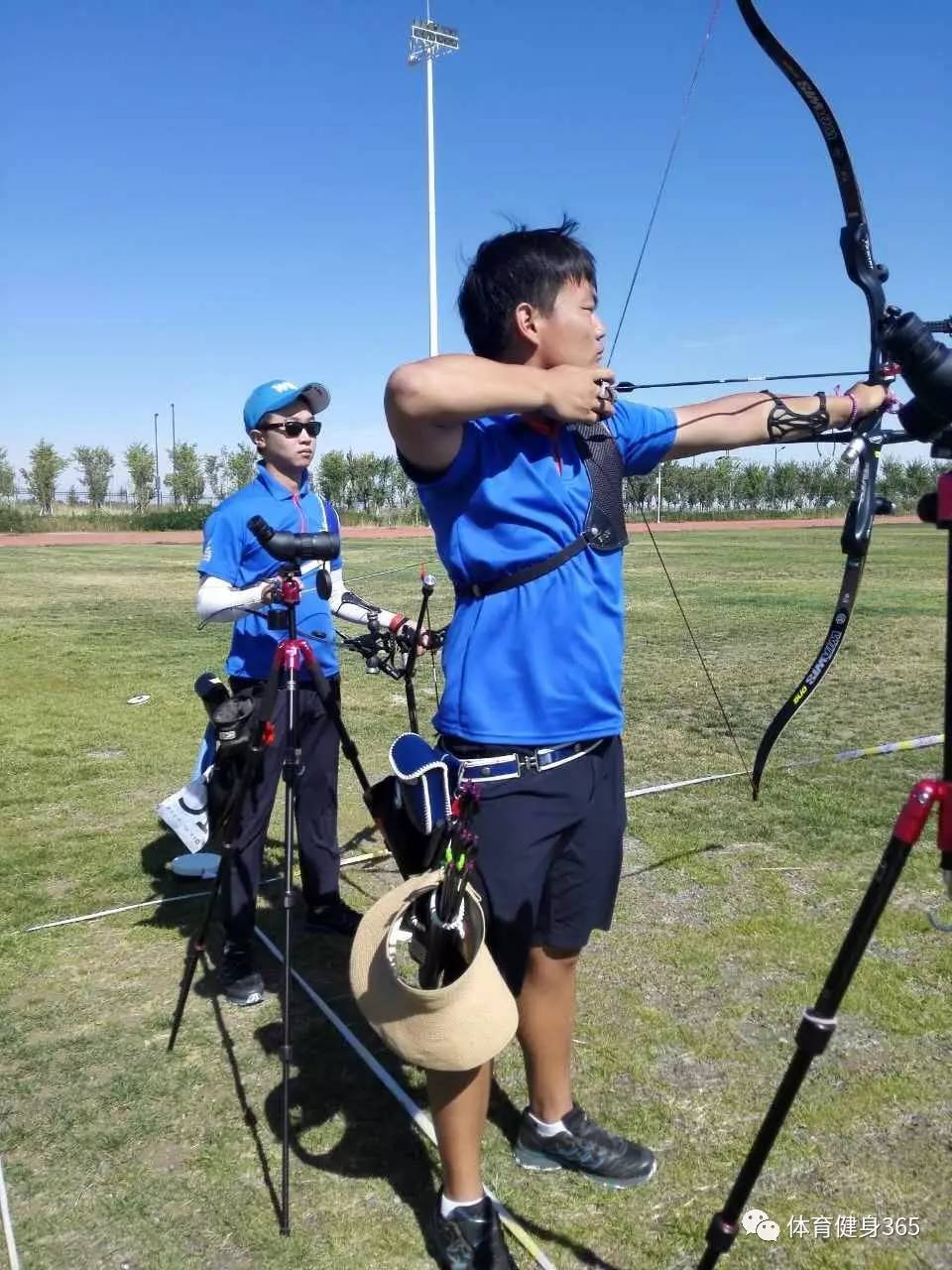 两用弓射箭怎么搭_卡瓦尼搭弓射箭(3)