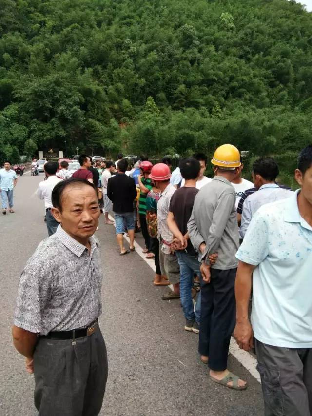 宜宾一14岁女孩被淹死,疑因骑自行车太快,翻到河里!