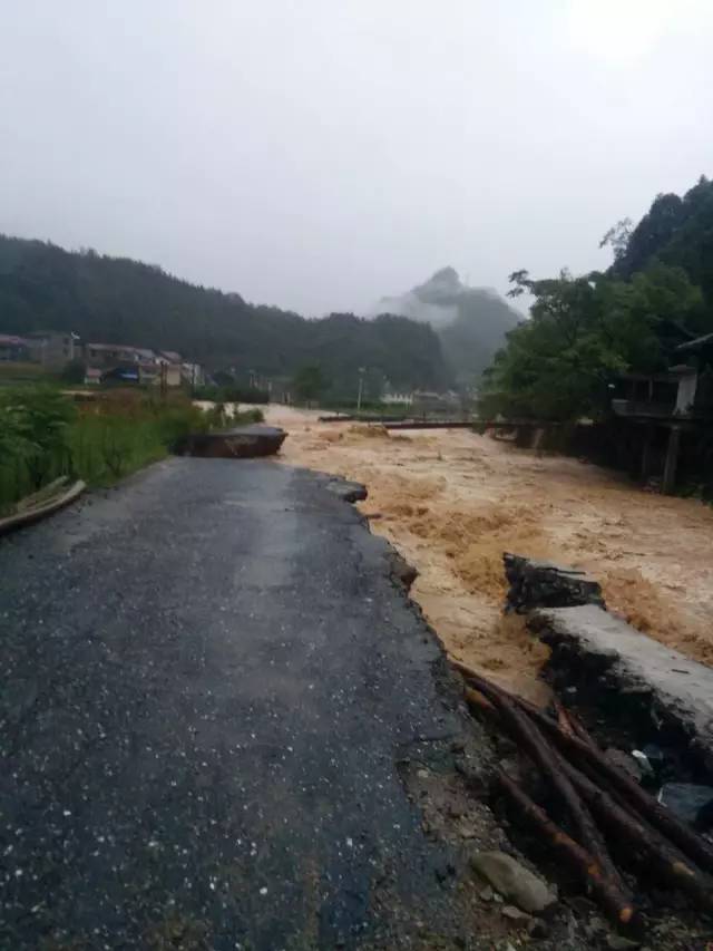 安化烟溪发大洪水!部分农田,道路,房屋受损严重!