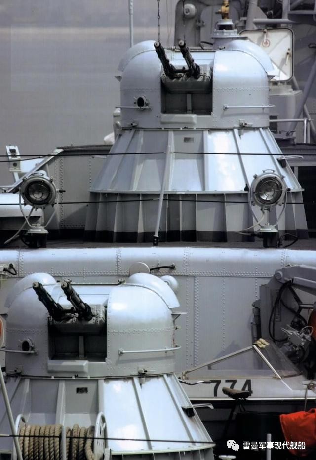 1969年式双联装30毫米全自动舰炮初速1050米/秒, 射速2000发/分 (双管