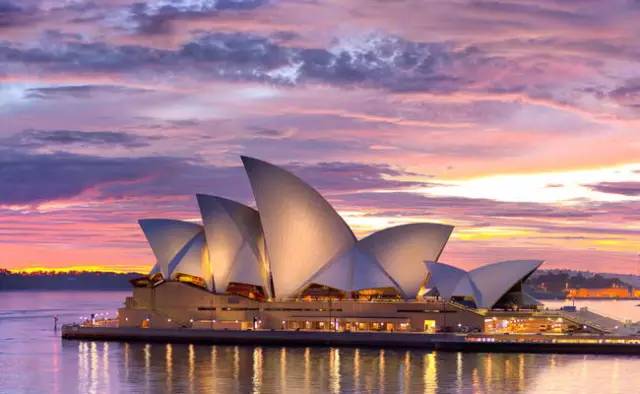 悉尼歌剧院 :这是澳大利亚标志性,代表性的建筑