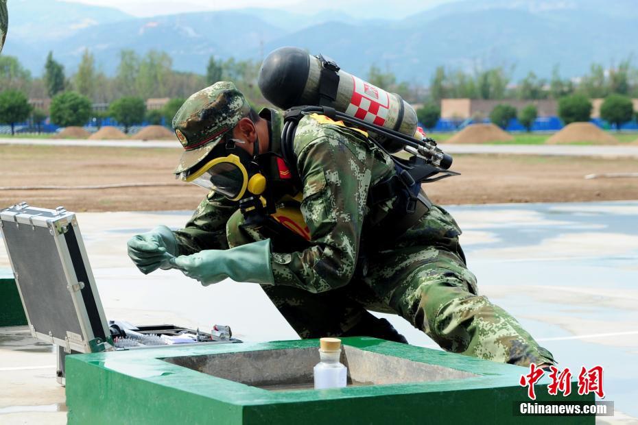 山西武警强化军事训练