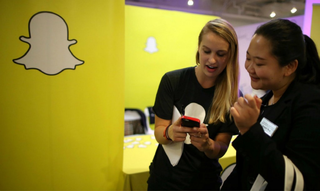Snapchat计划推出新功能Crowd Surf，让你通过陌生人手机无缝观看演唱会