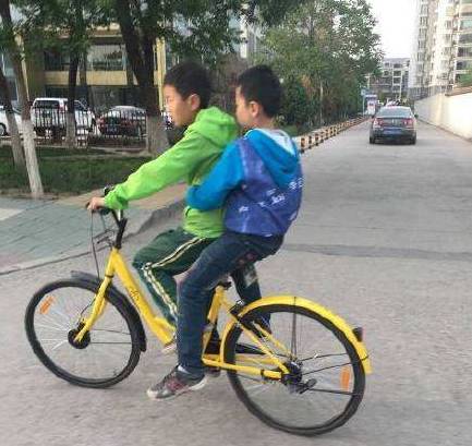 自行车招聘_够胆你就来单车赛车招聘海报DM图片设计素材 高清psd模板下载 236.65MB DM单页大全(3)