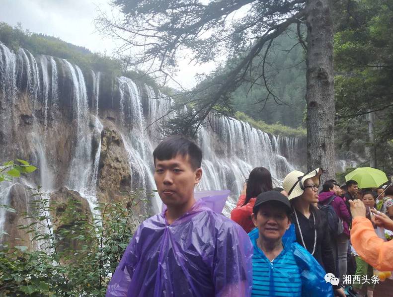 龙山县有多少人口_龙山县 扶贫易地搬迁工地国庆不休假